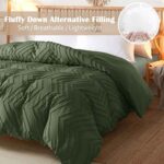 Nanko King Comforter Set Dark Green Tufted Jacquard Boho Soft Shabby Chic Reversible Down Alternative Microfiber Bedding – All Season Duvet Bohemia Bed Sets Women Men Size 104 x 90 3pc, Green